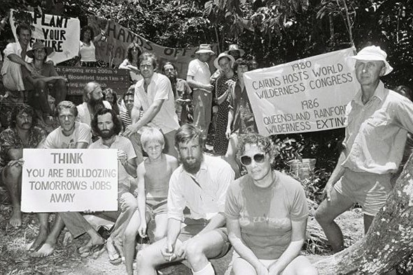 Mike Berwick (front, centre) at the 1983 Daintree Blockade rally protesting against the bulldozing of rainforest for a coastal road to Cooktown.(Supplied: Russell Francis)